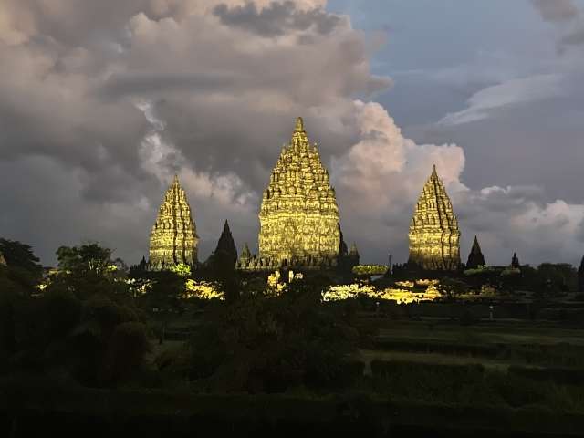 プランバナン寺院群