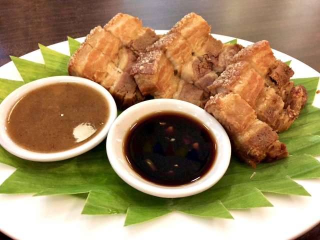 フィリピン料理：レチョン (Lechon)